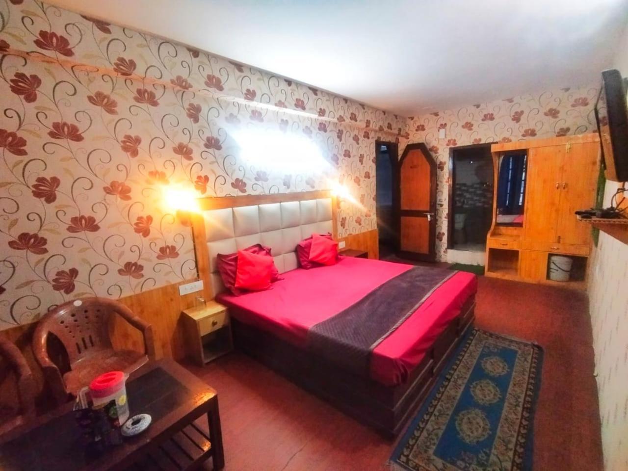 Hotel Gilbert Mountain View Manali  Ngoại thất bức ảnh