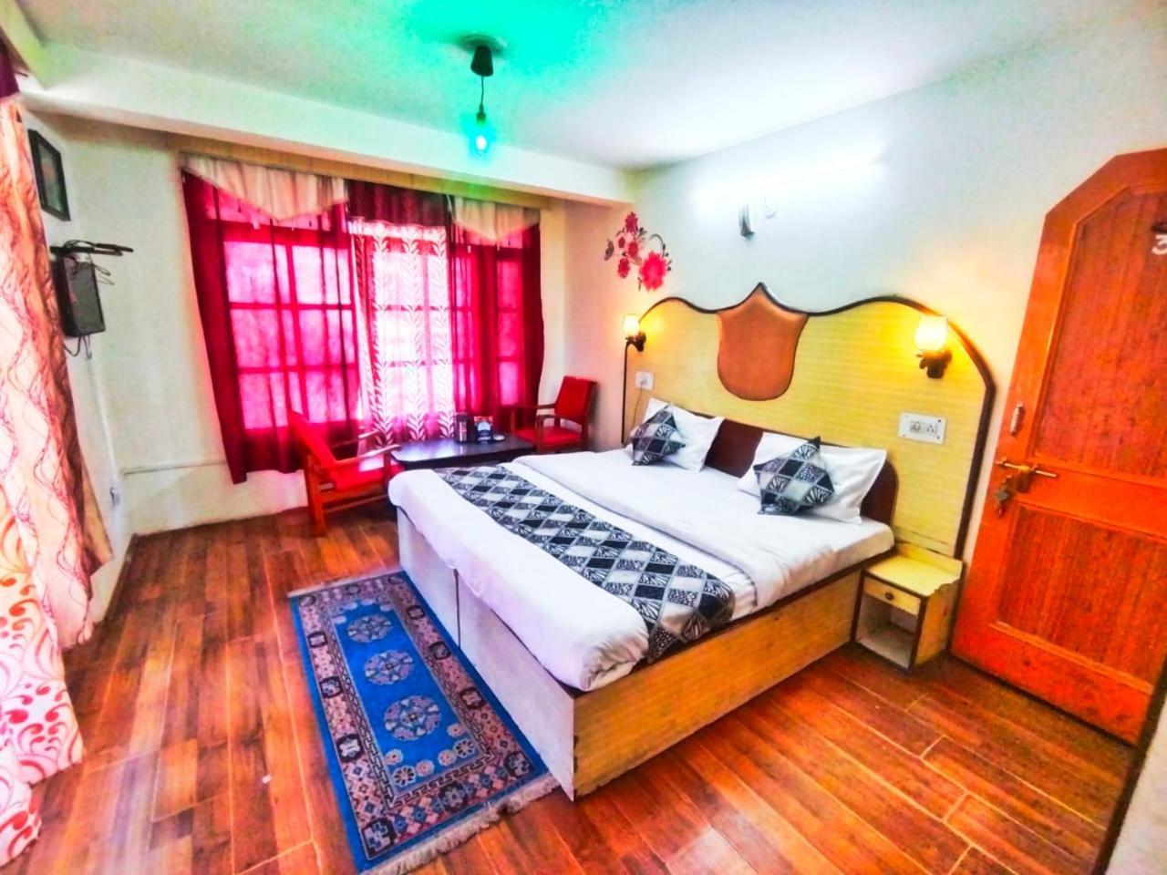 Hotel Gilbert Mountain View Manali  Ngoại thất bức ảnh